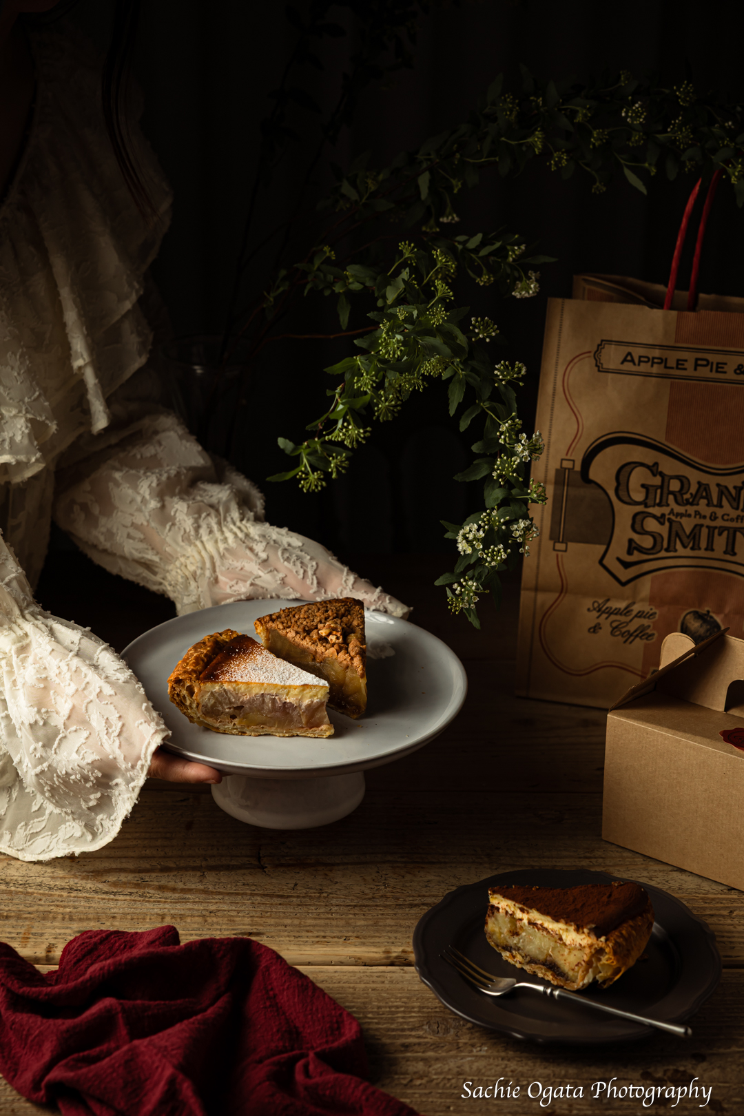 ダークテーブルフォト ムーディー